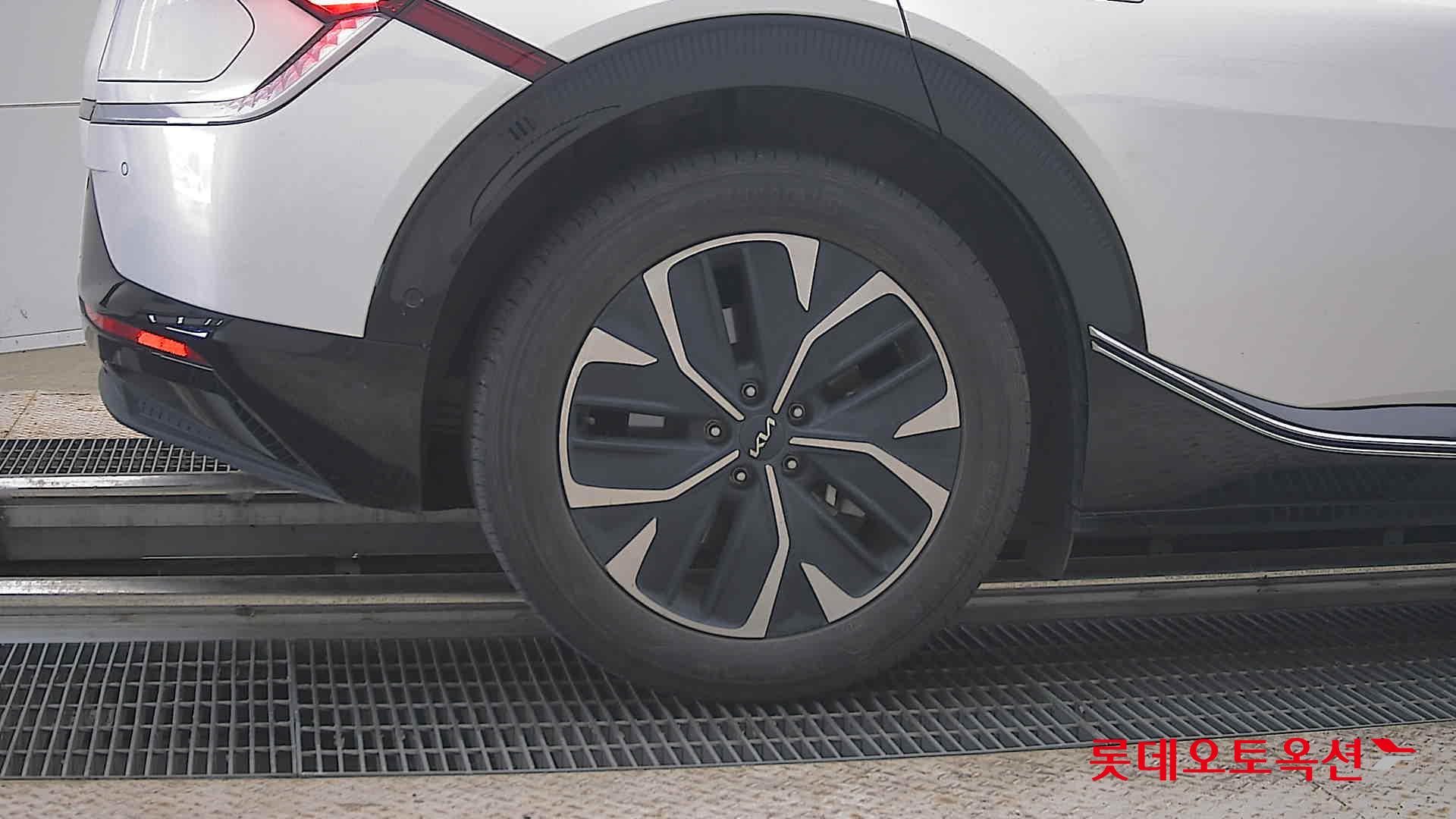2022 - kia ev6