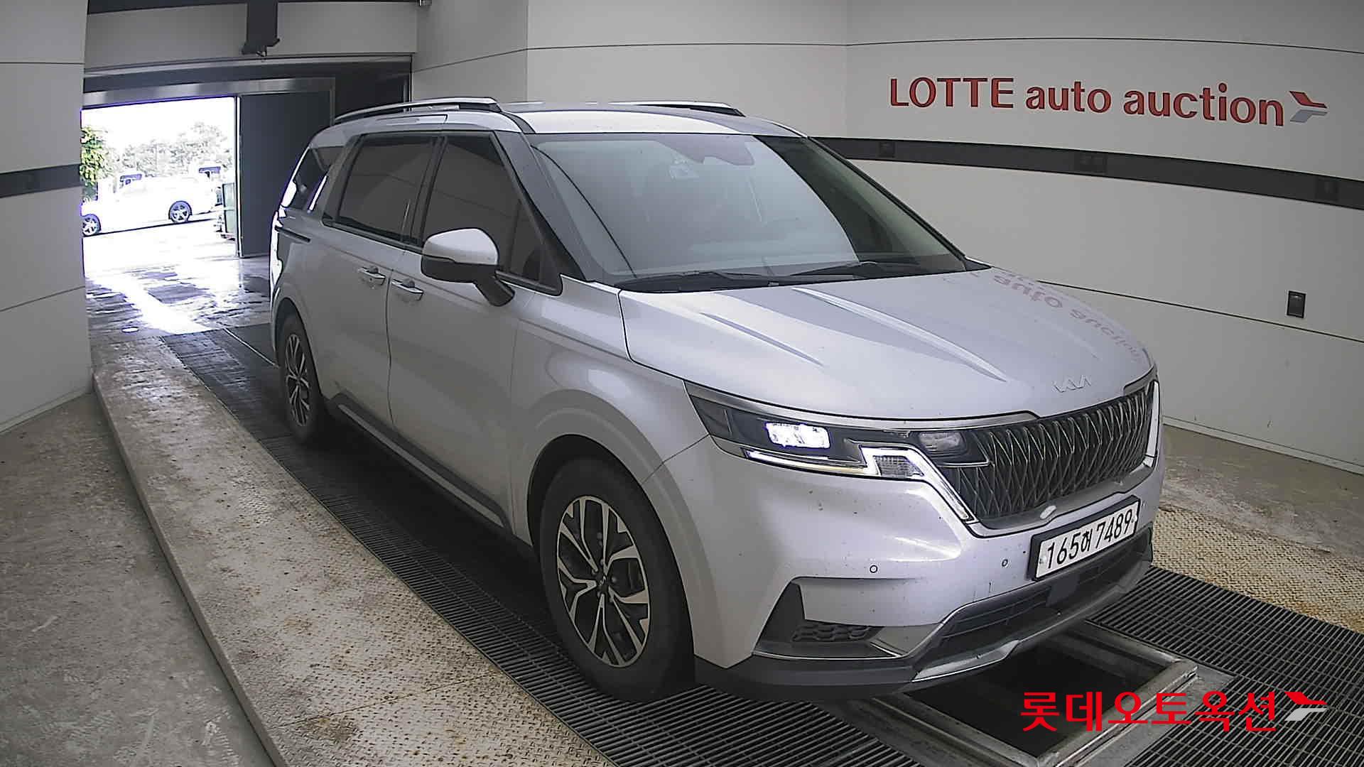 2022 - kia carnival