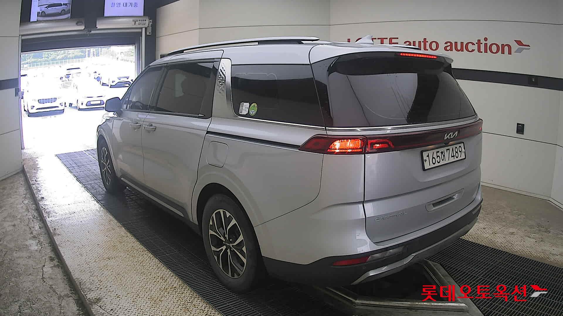2022 - kia carnival