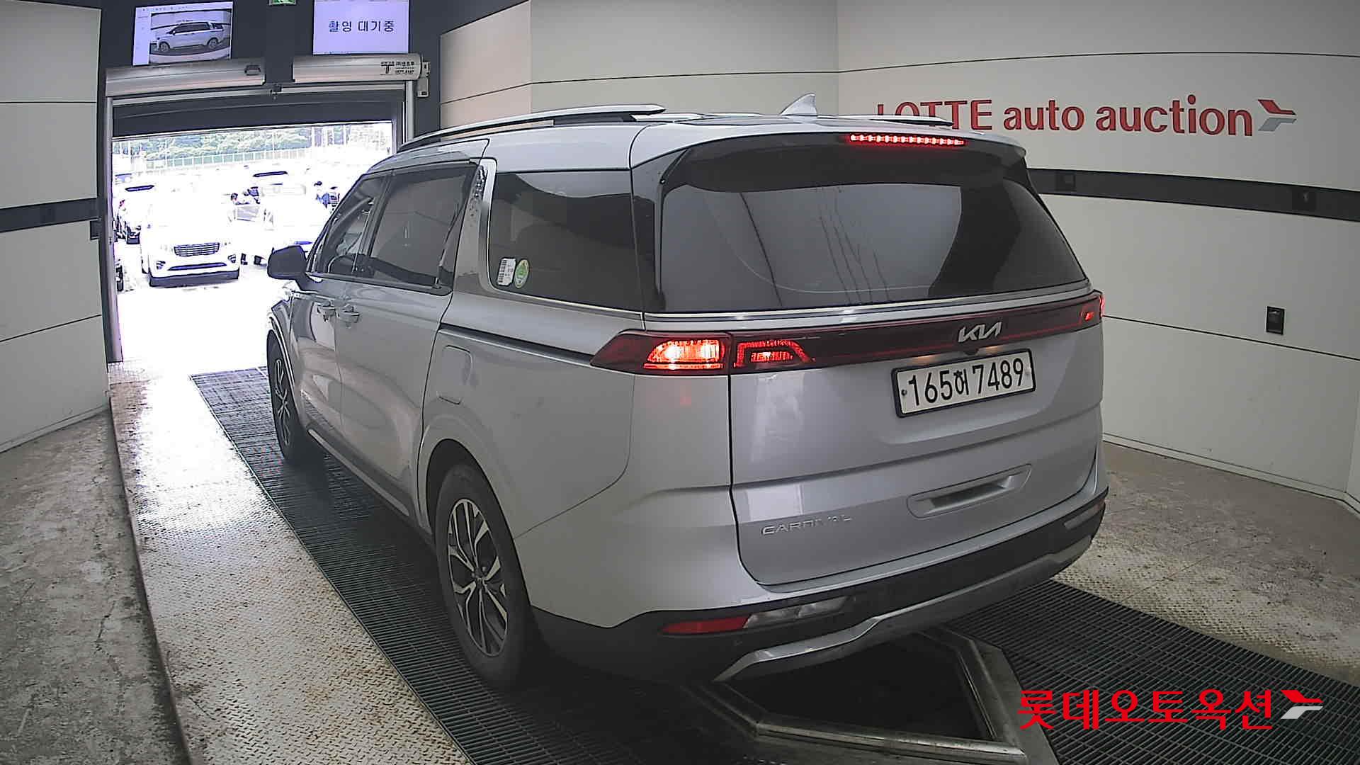 2022 - kia carnival