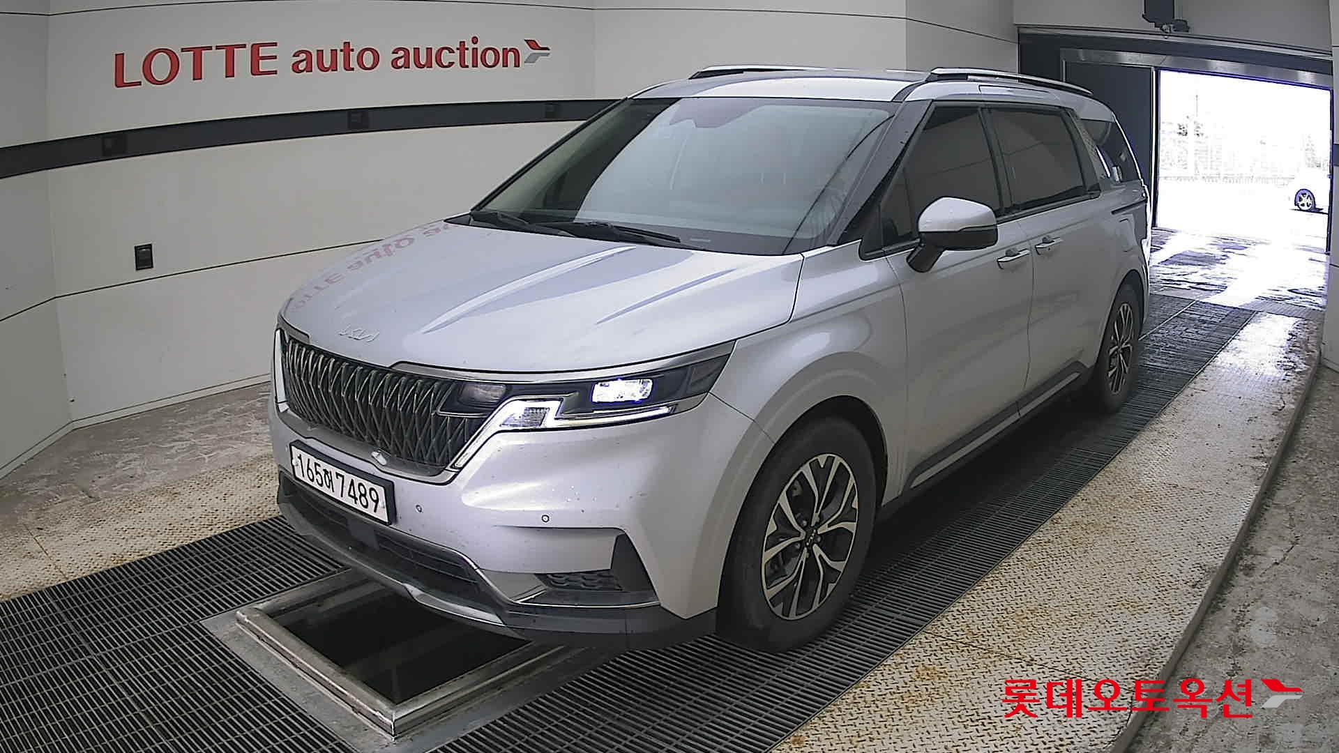 2022 - kia carnival