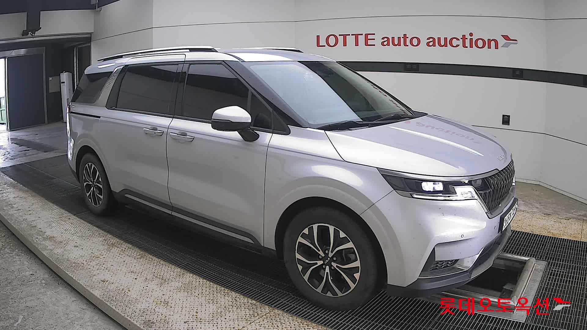 2022 - kia carnival