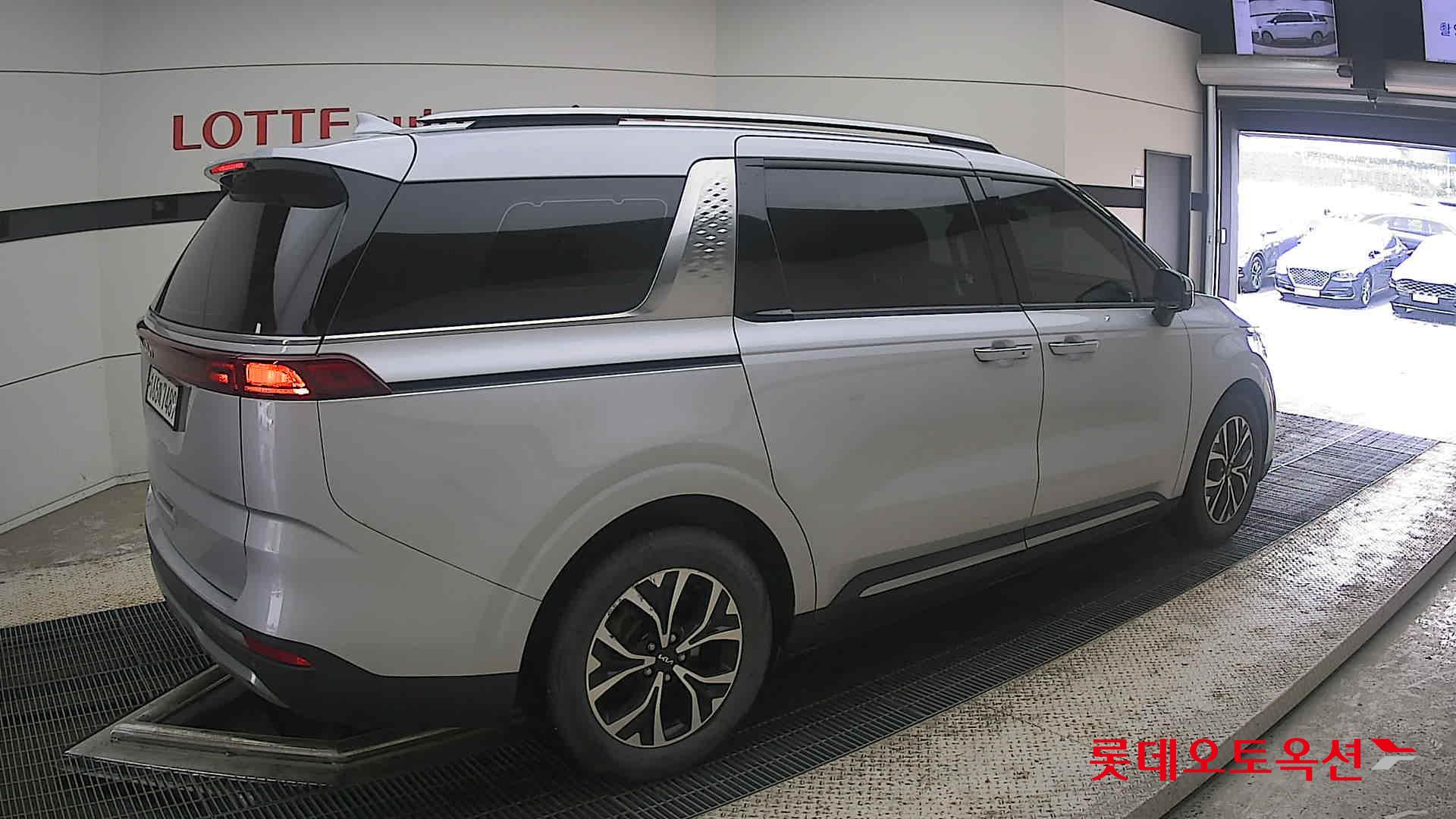 2022 - kia carnival
