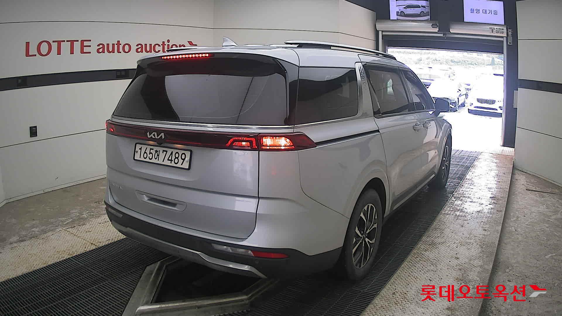2022 - kia carnival