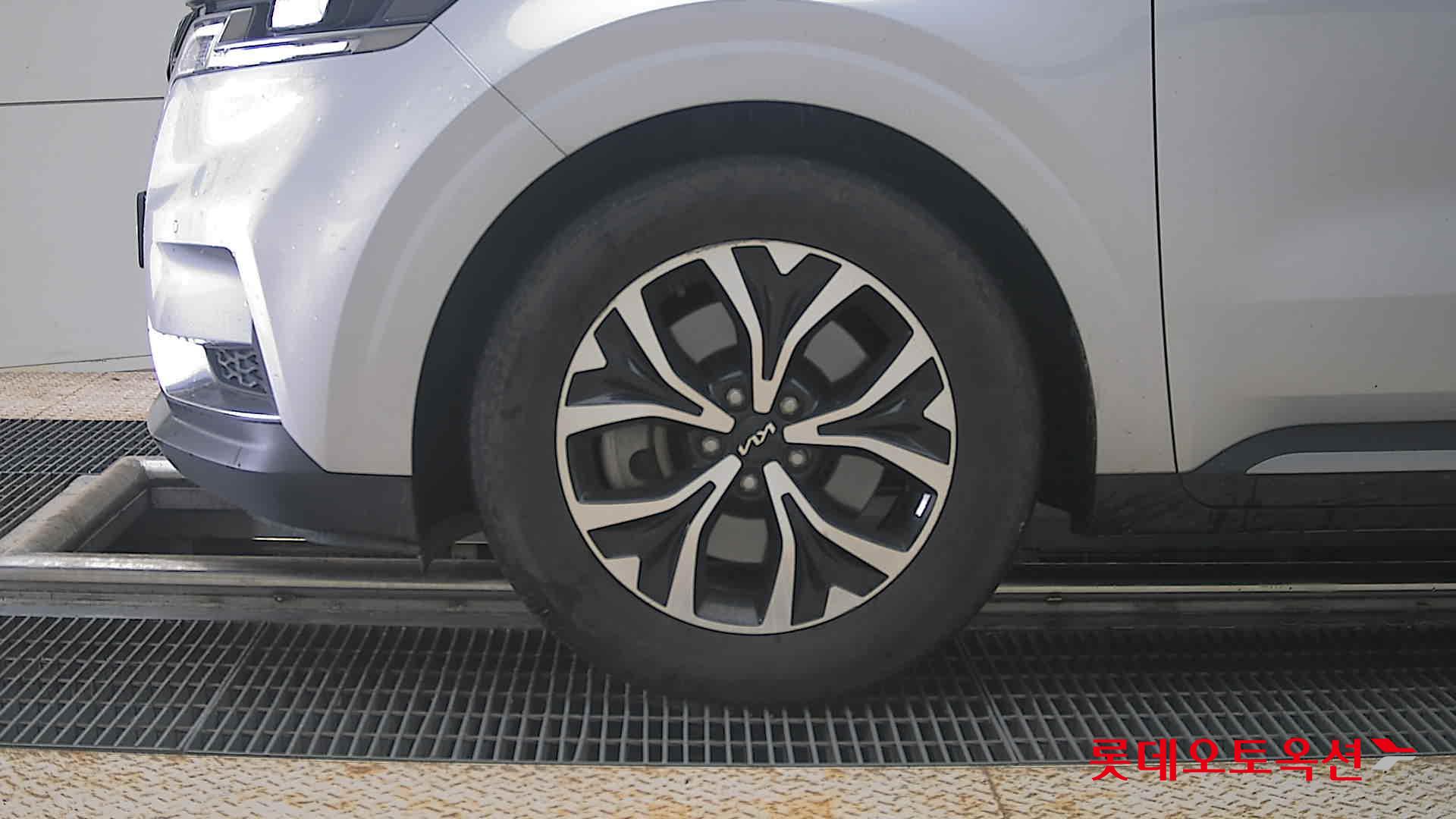 2022 - kia carnival
