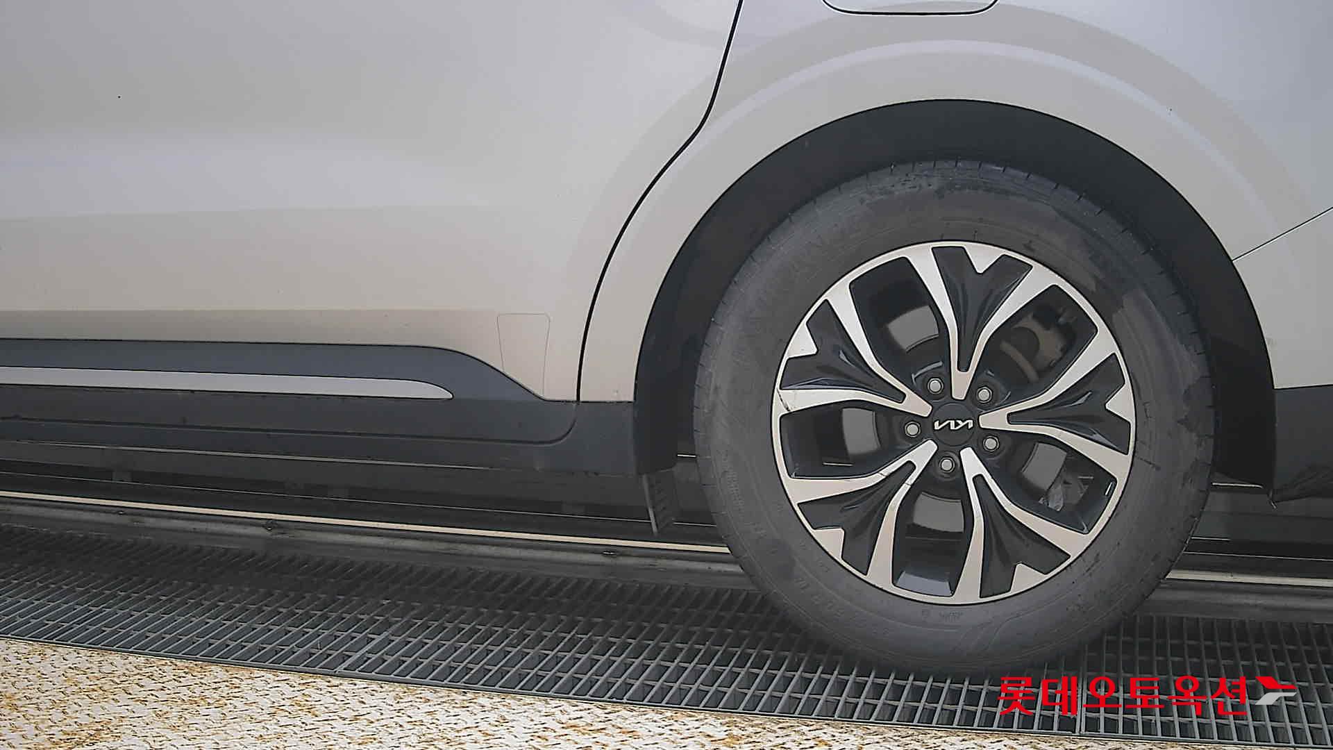 2022 - kia carnival