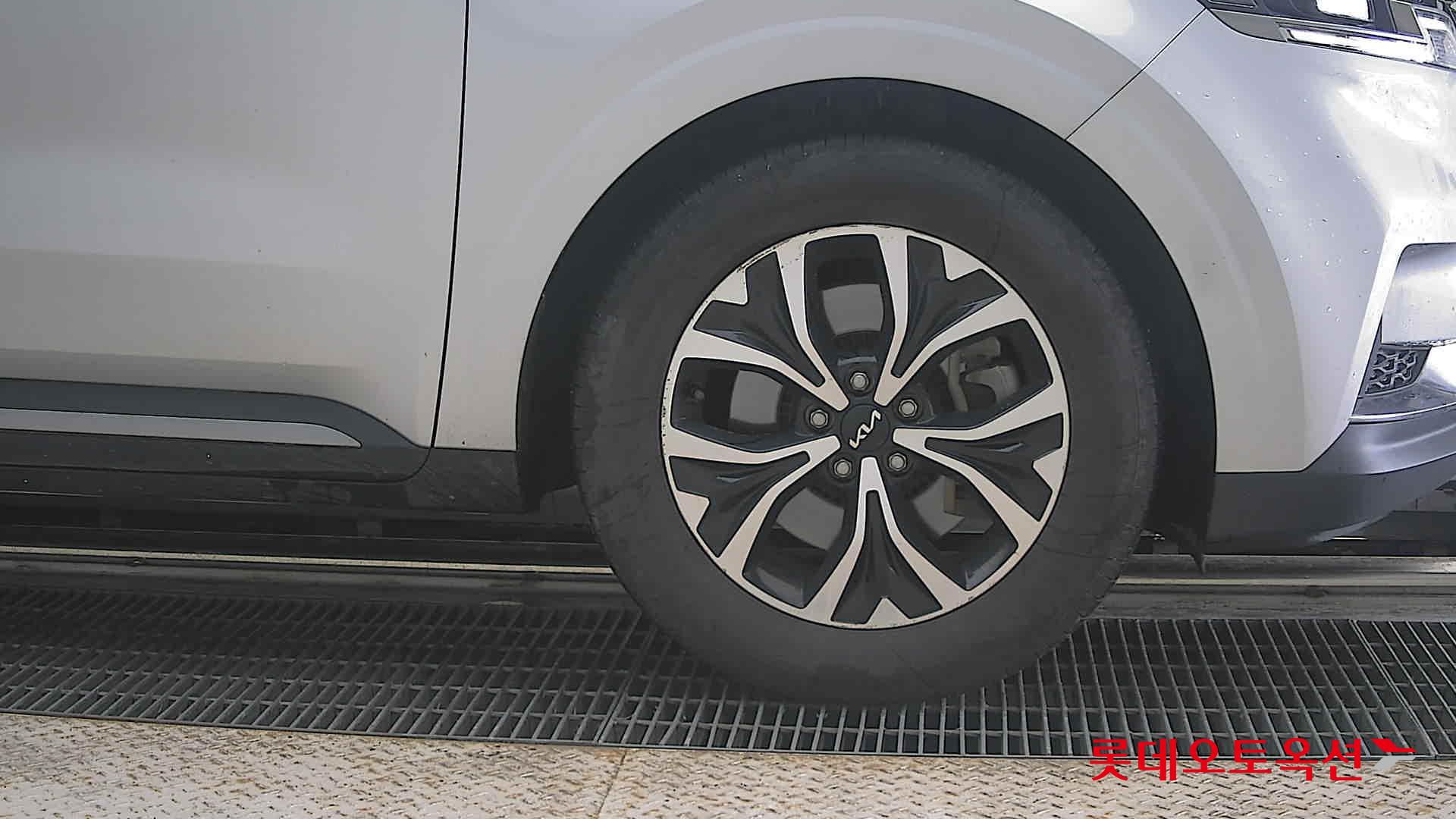 2022 - kia carnival
