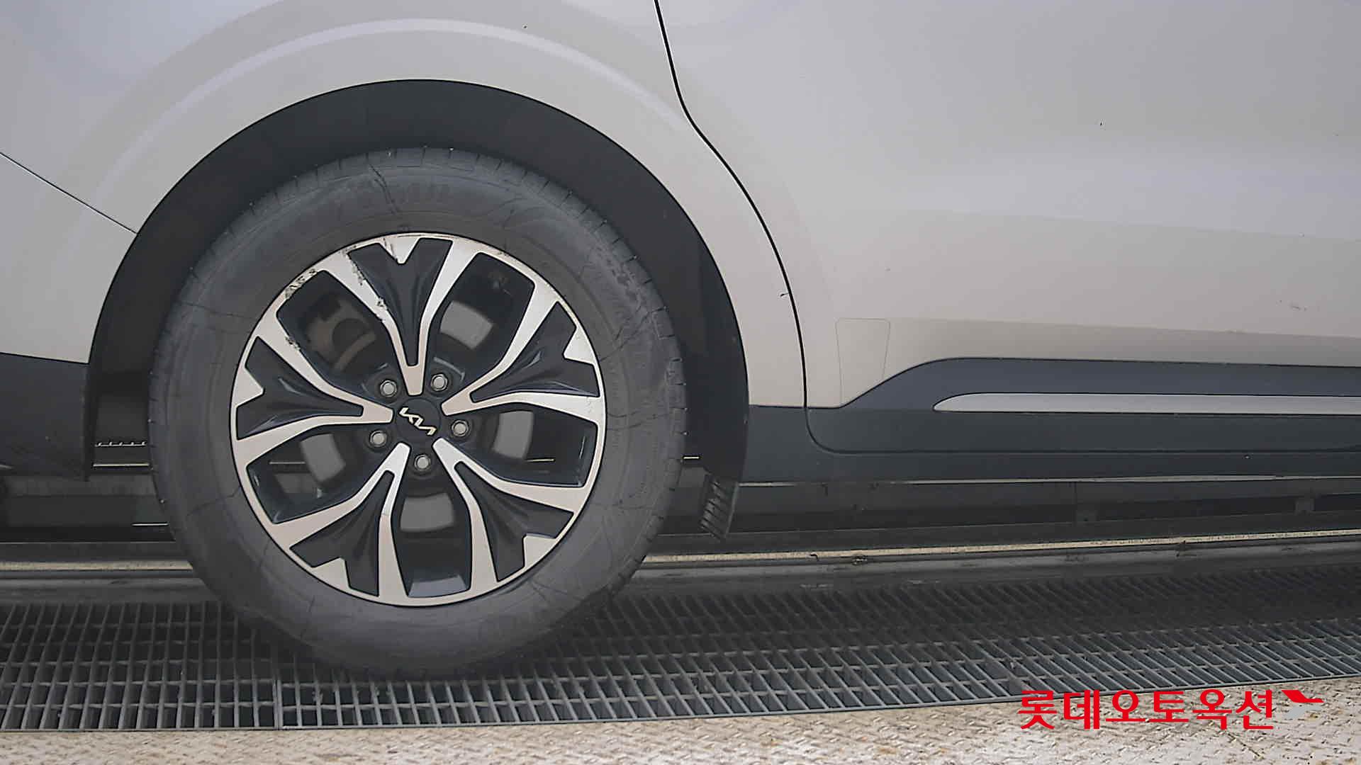 2022 - kia carnival