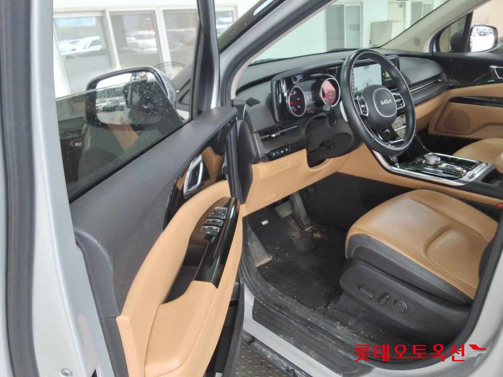 2022 - kia carnival