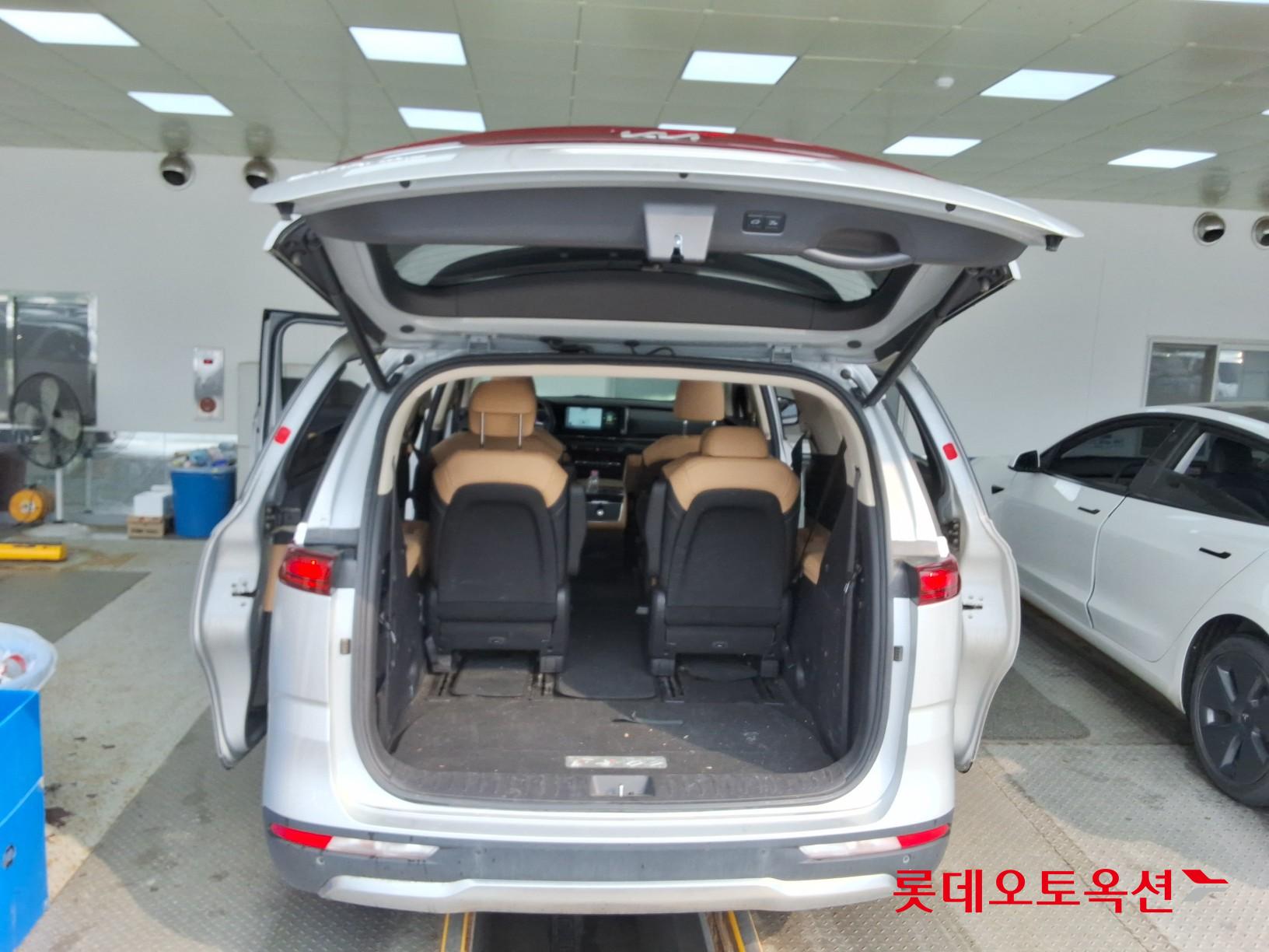 2022 - kia carnival