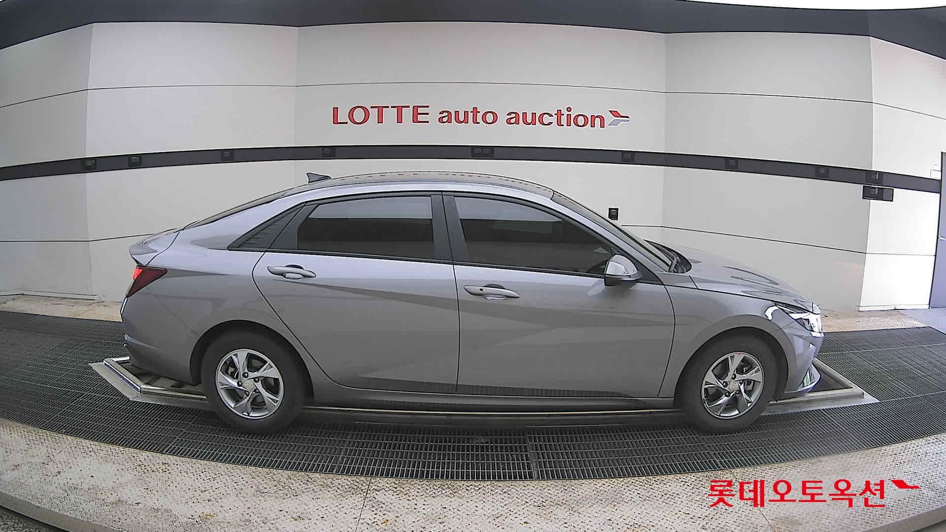 Hyundai Elantra - 21