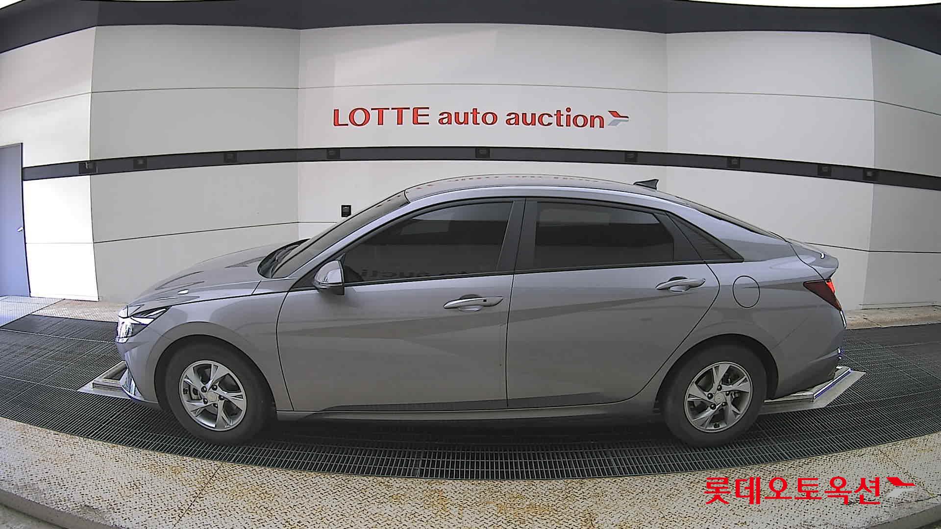 Hyundai Elantra - 13