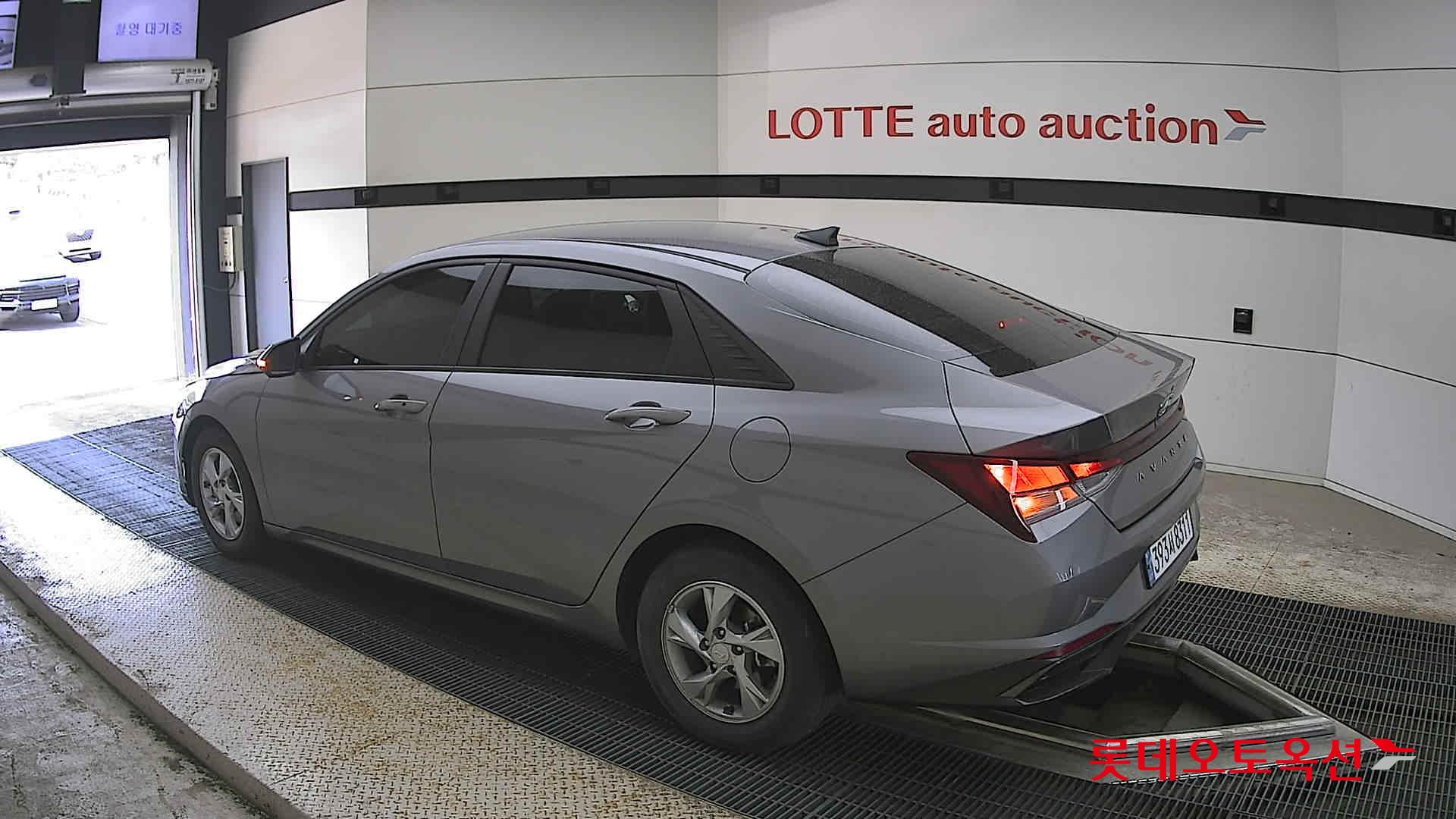 Hyundai Elantra - 15