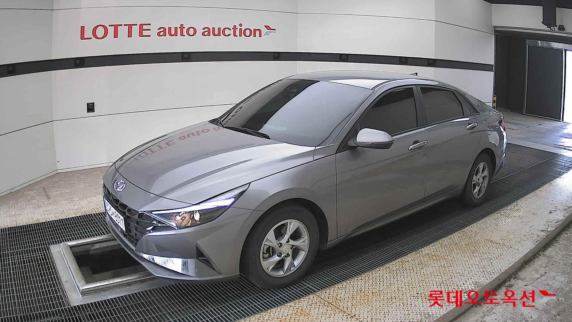 Hyundai Elantra - 11