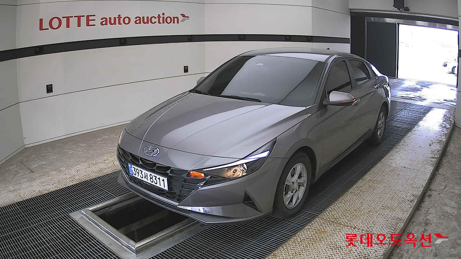 Hyundai Elantra - 3