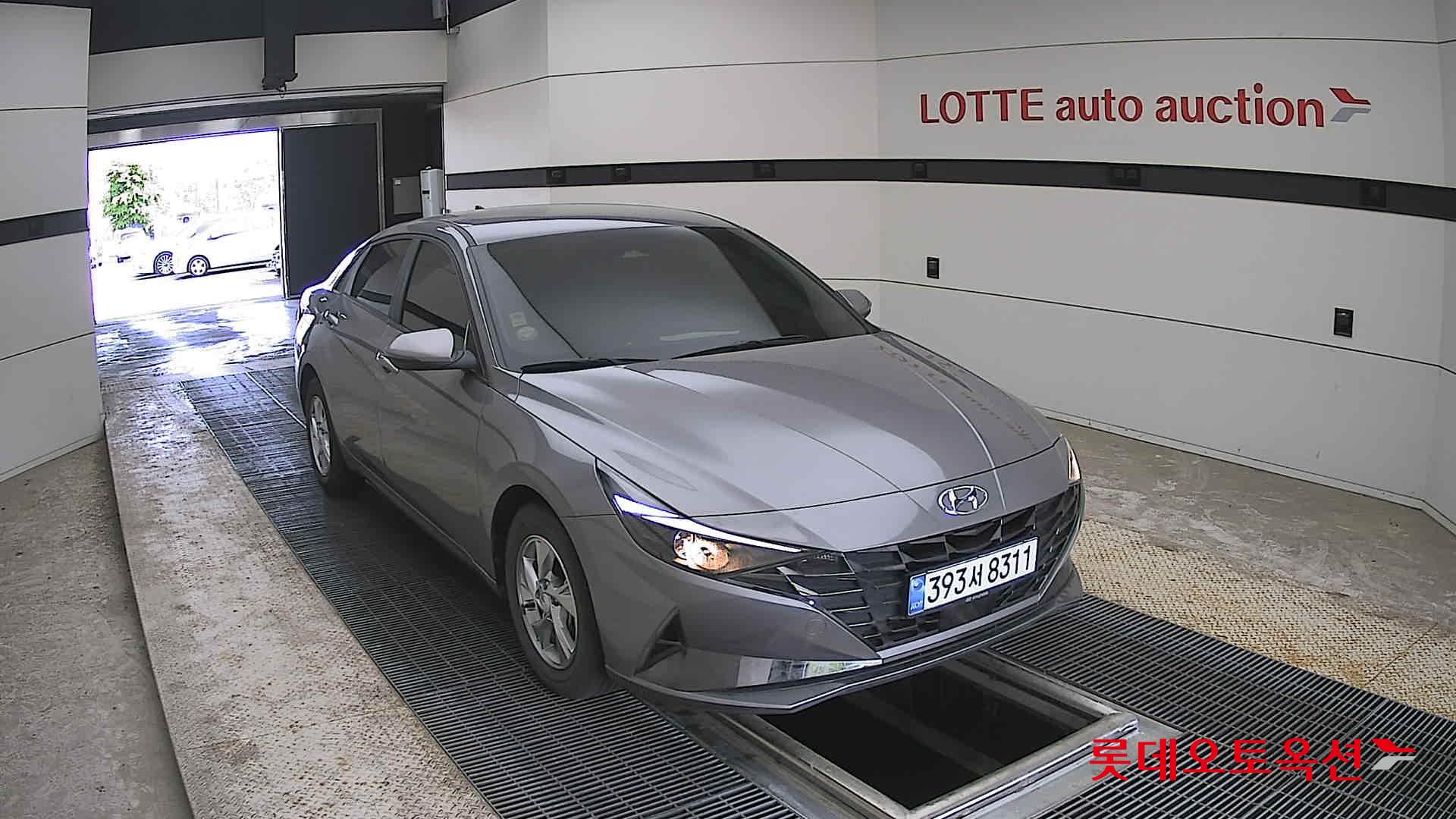 Hyundai Elantra - 24