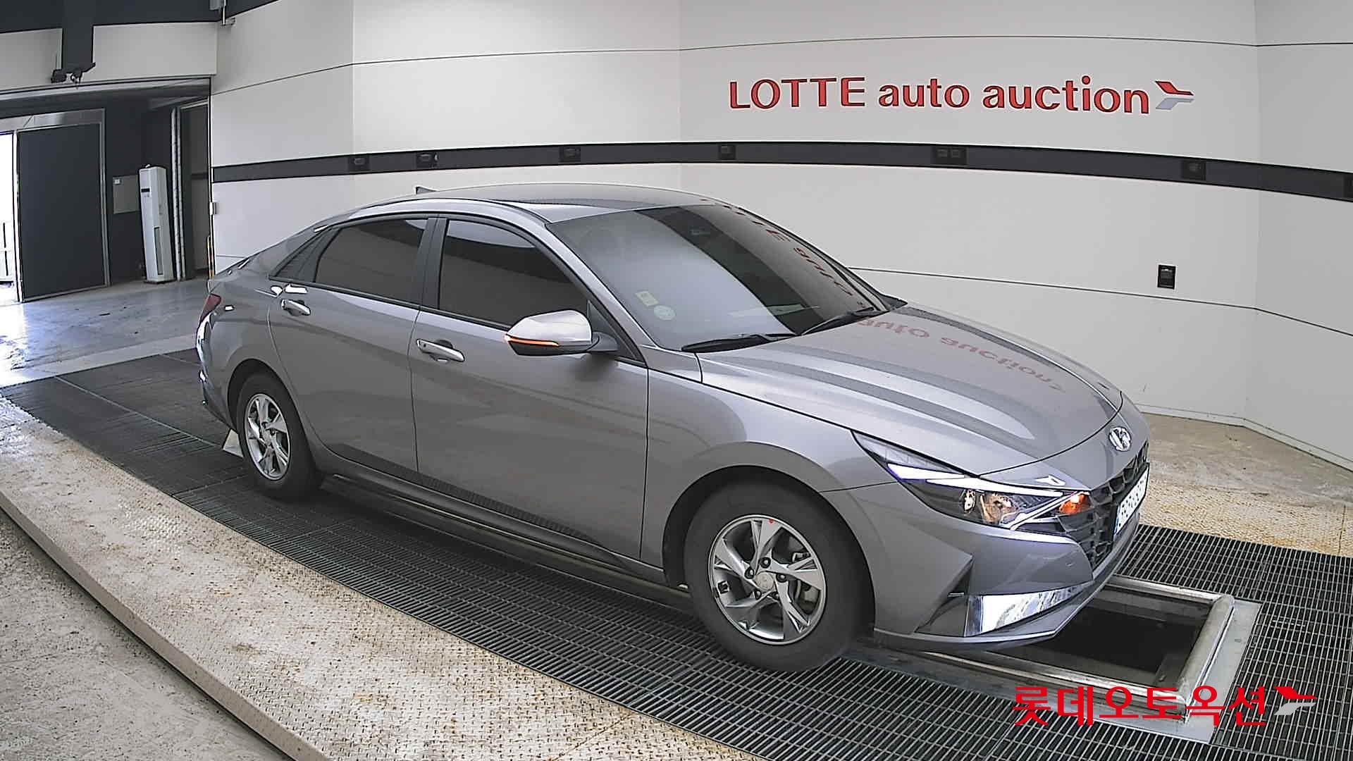 Hyundai Elantra - 23