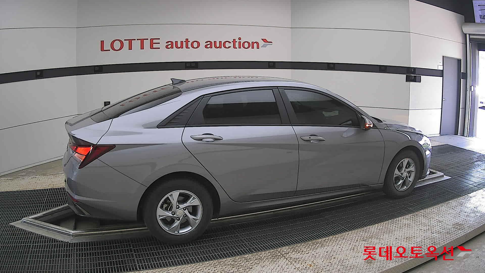 Hyundai Elantra - 20