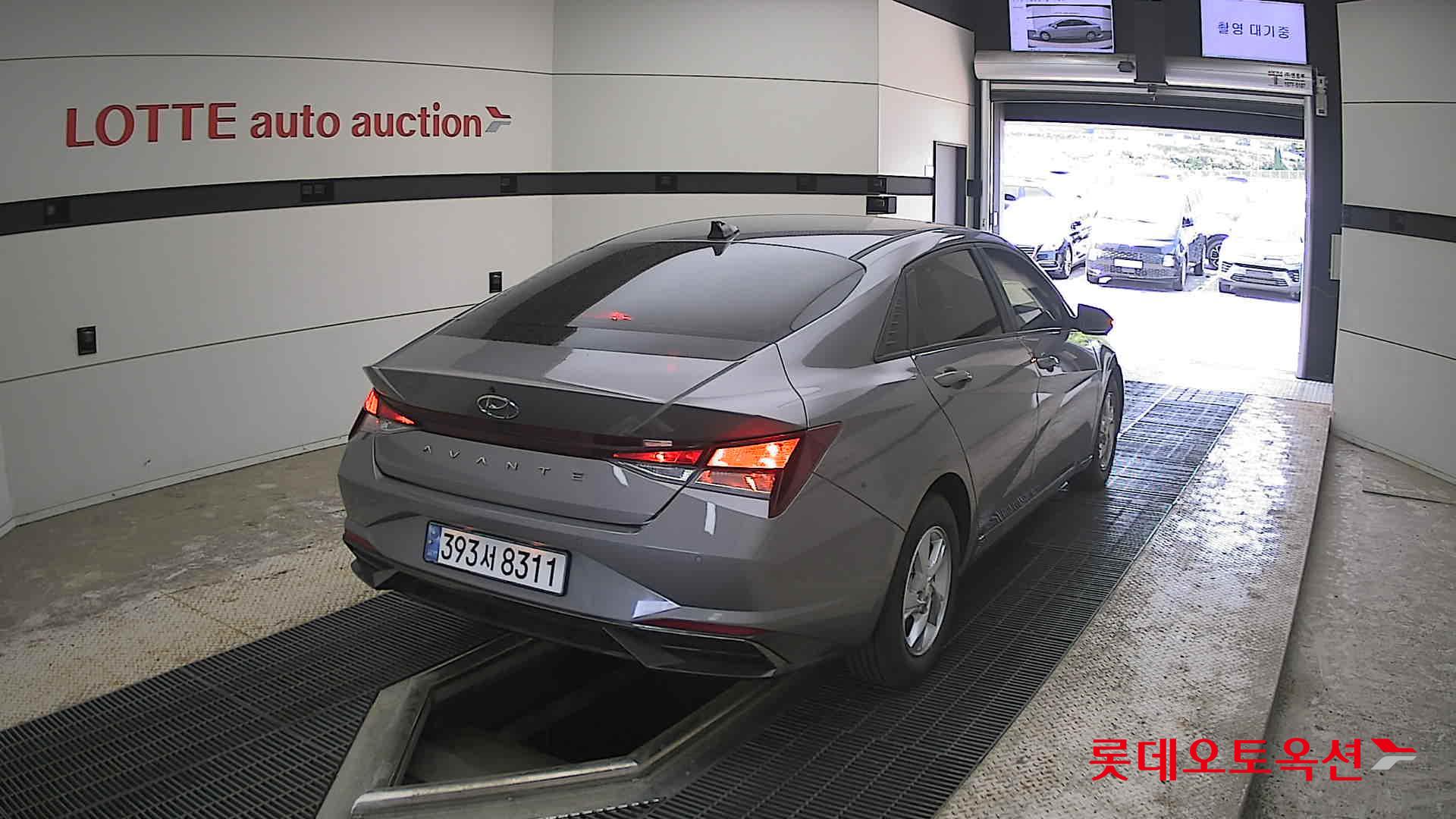 Hyundai Elantra - 18