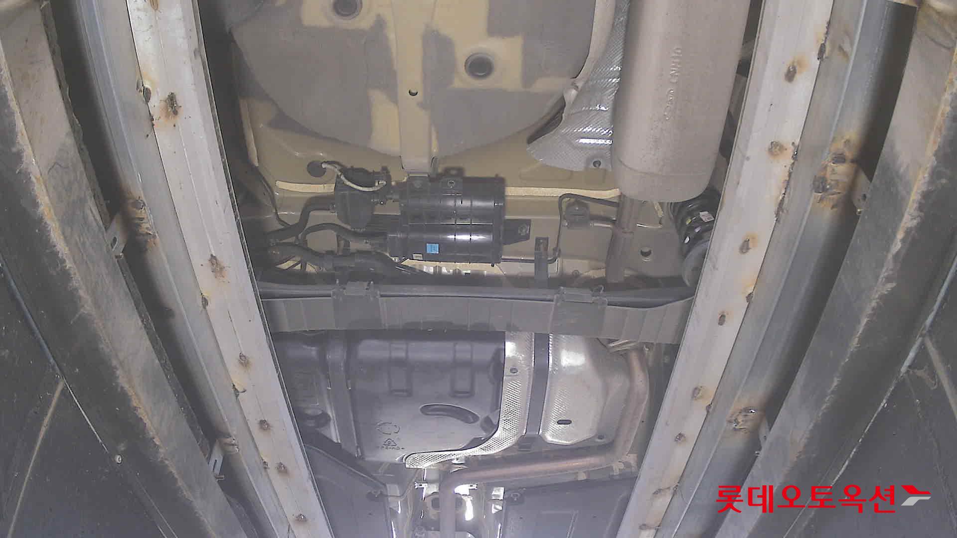Hyundai Elantra - 2