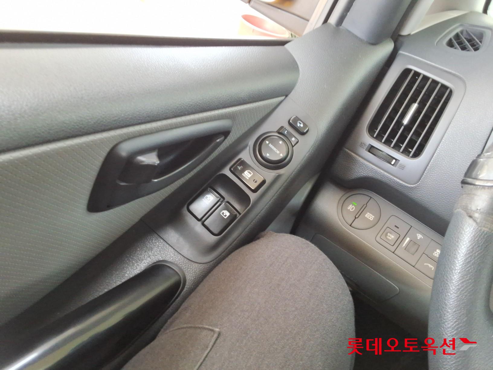 2019 - hyundai grand starex