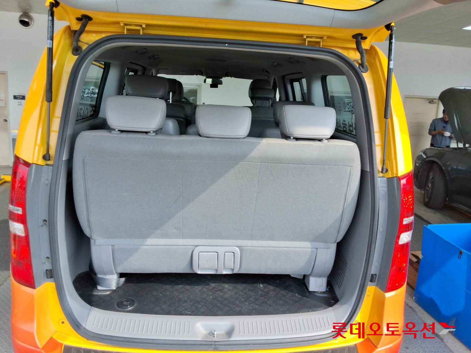 2019 - hyundai grand starex