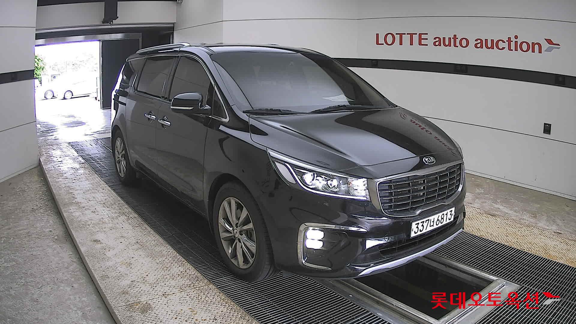 Kia New Carnival - 6