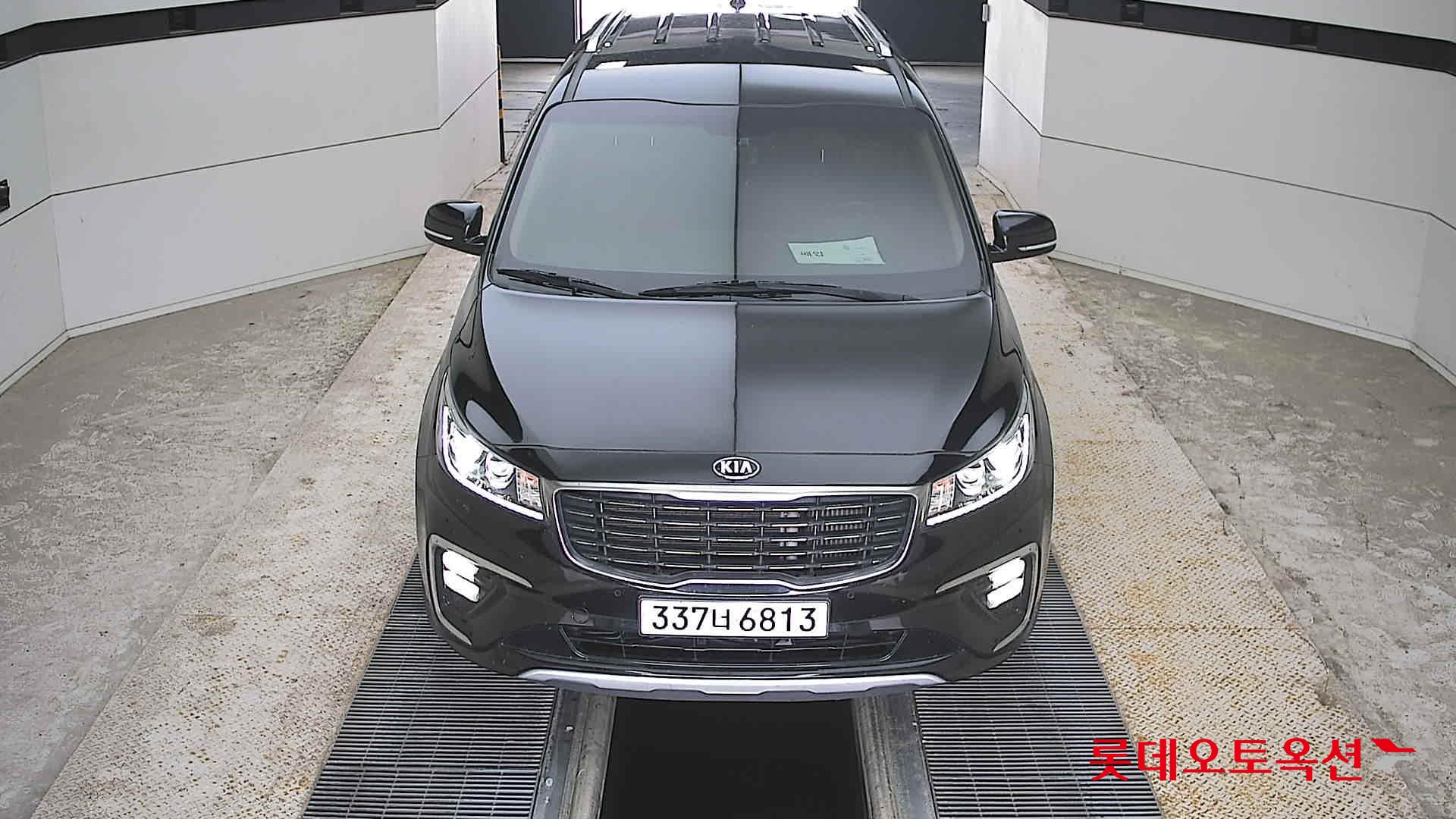 Kia New Carnival - 1