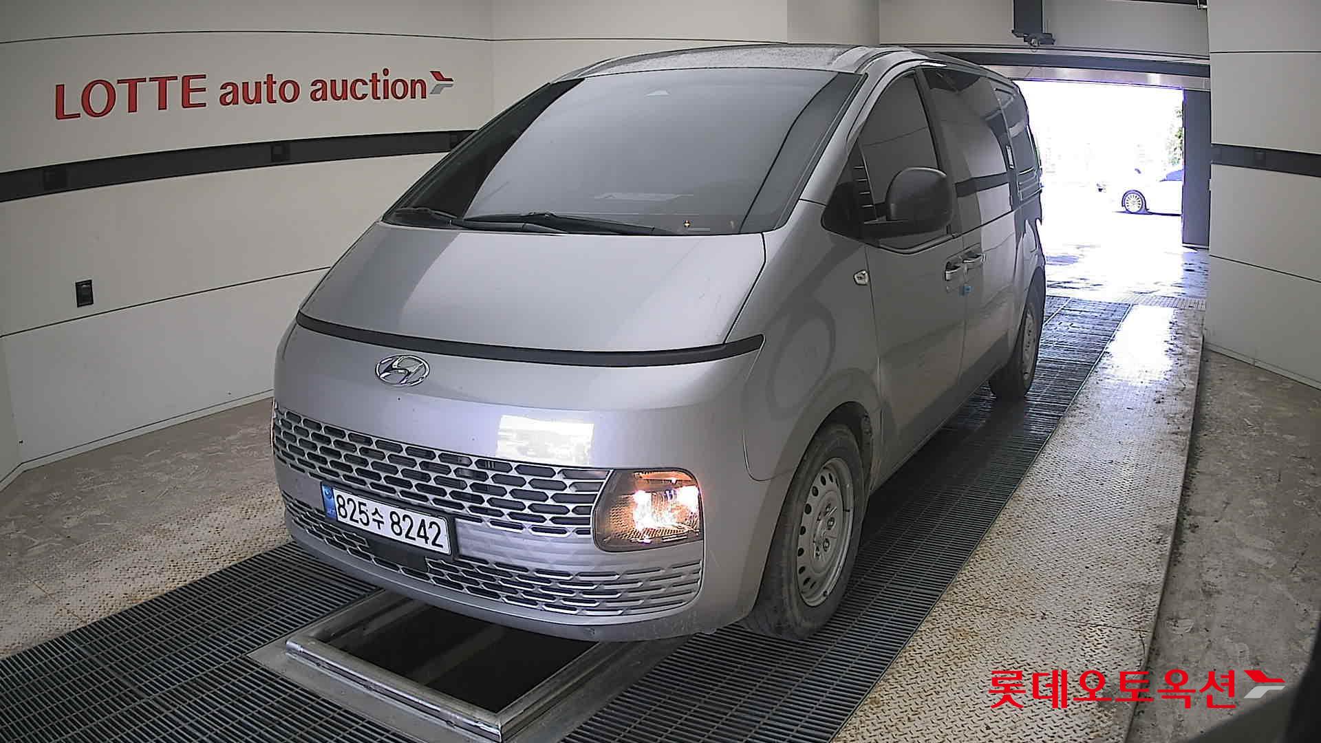 Hyundai Staria - 10