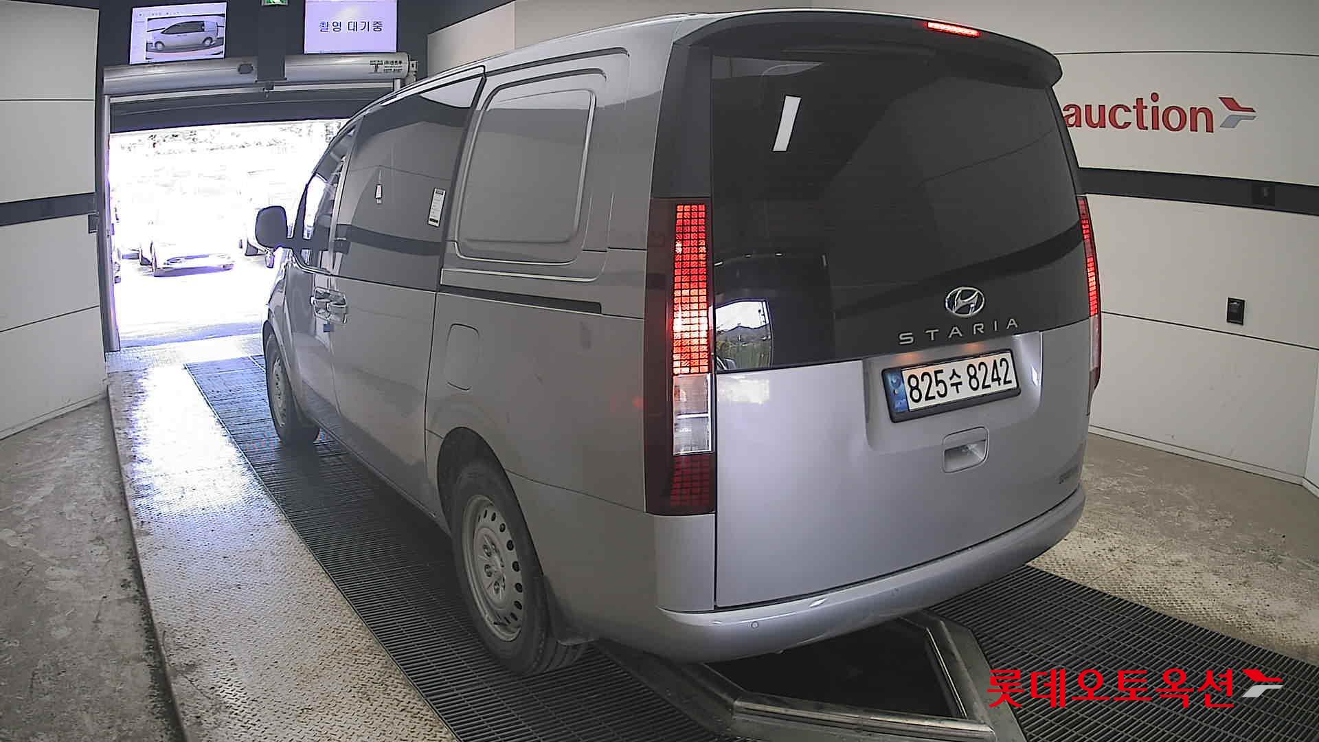 Hyundai Staria - 16