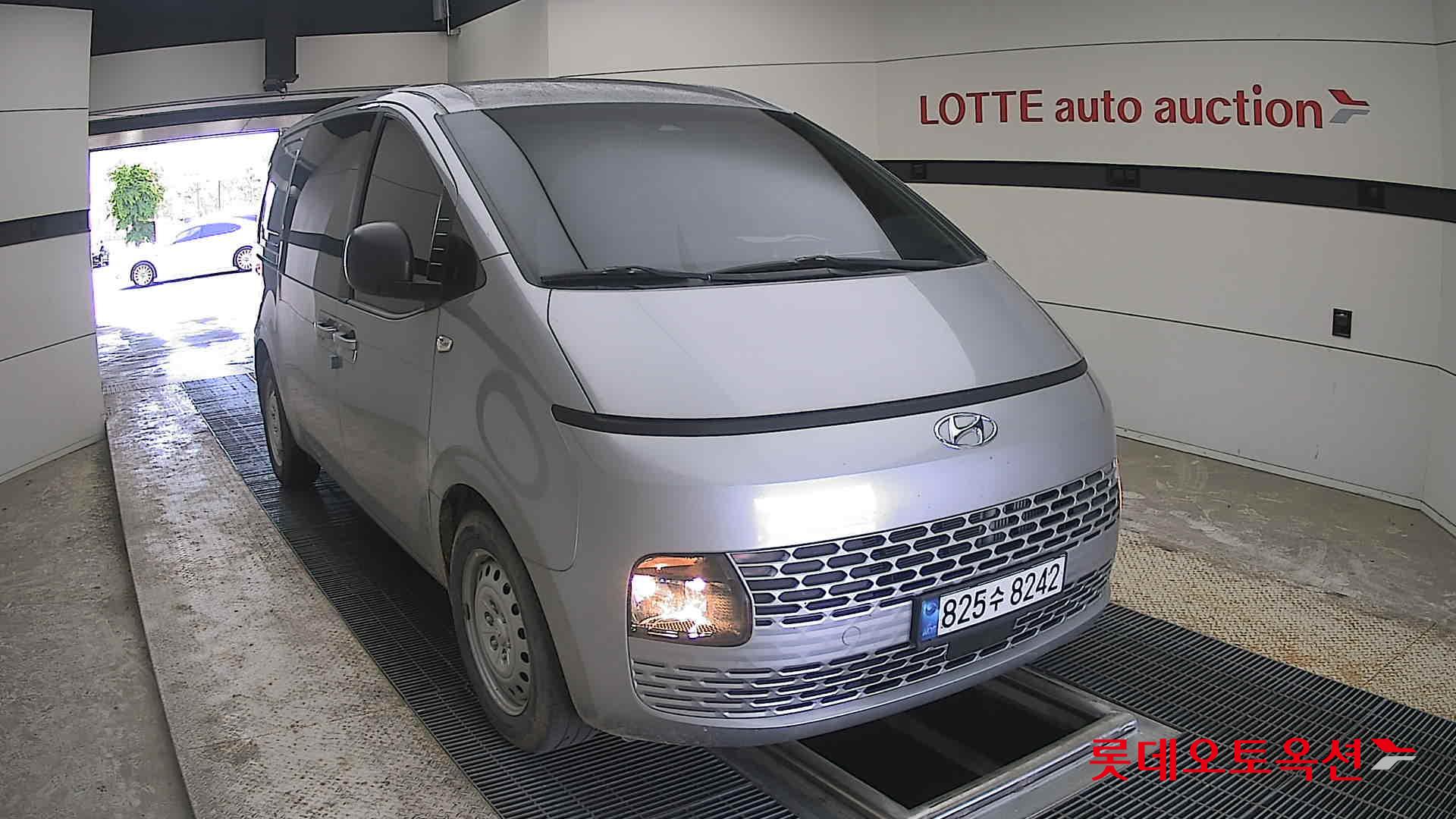 Hyundai Staria - 24