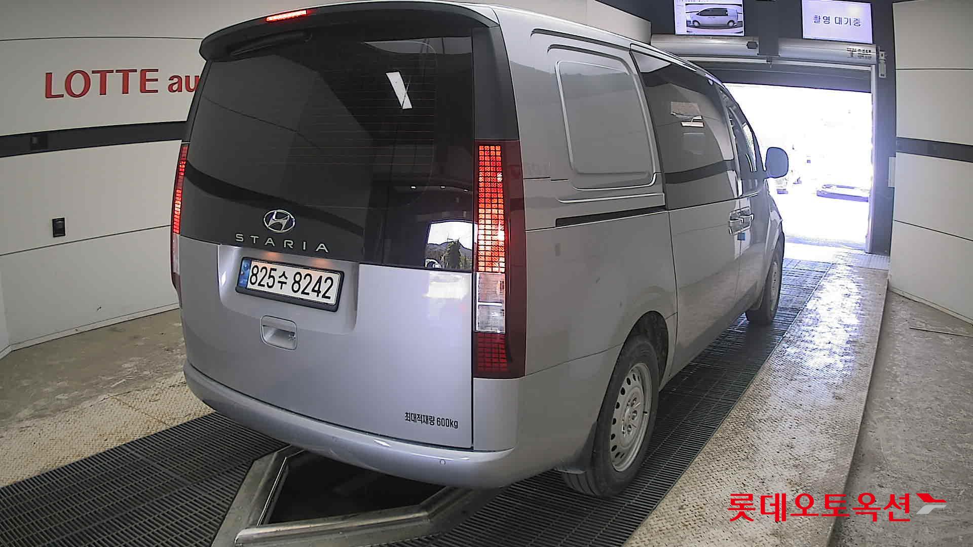 Hyundai Staria - 18