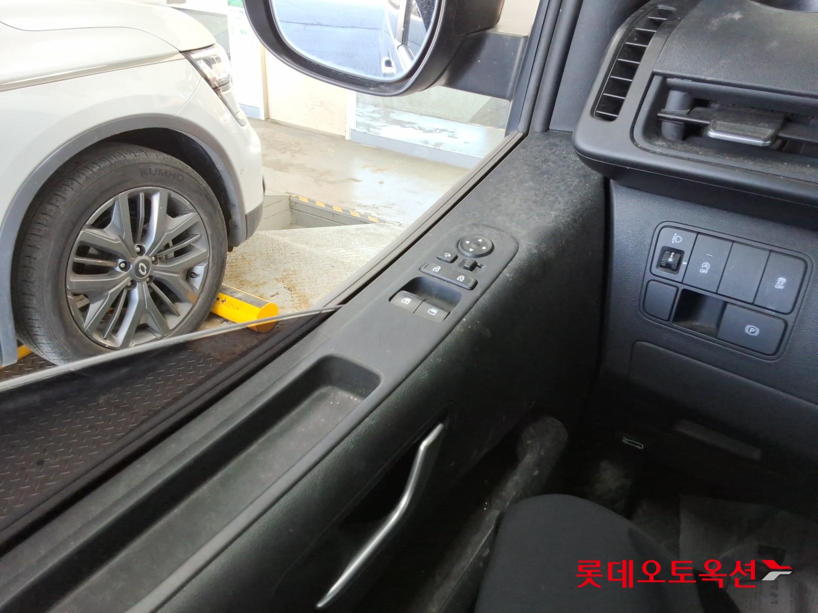 Hyundai Staria - 29