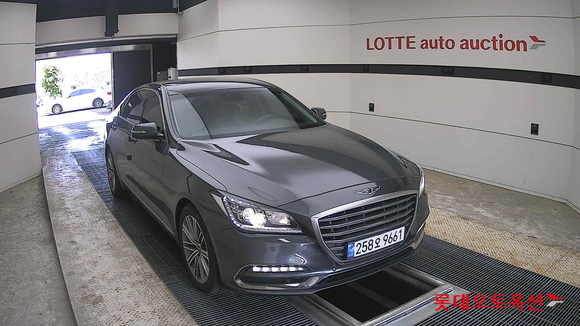 Genesis G80 - 24