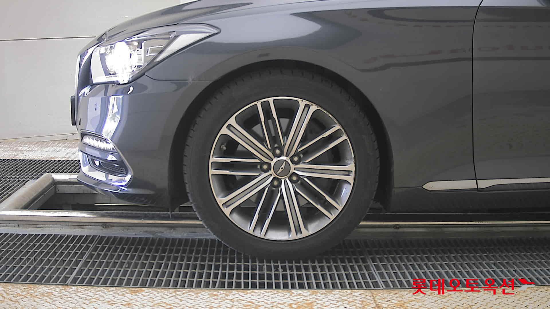 Genesis G80 - 25