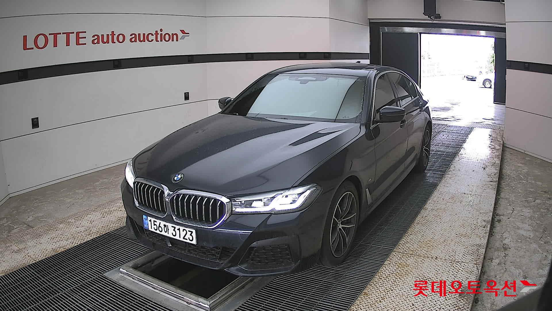 2022 - bmw 520i