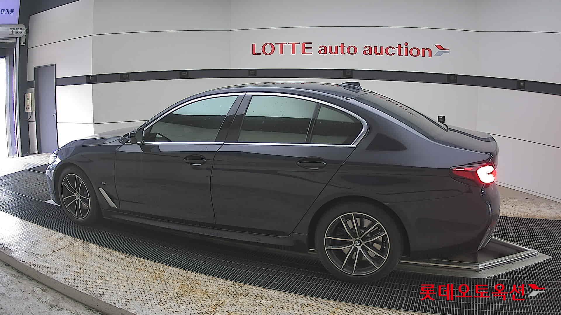 2022 - bmw 520i