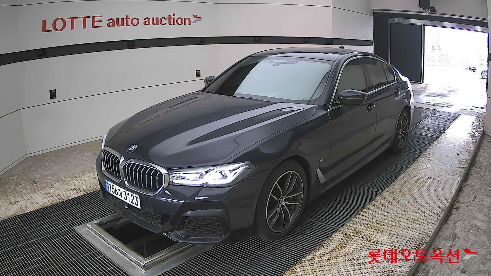2022 - bmw 520i