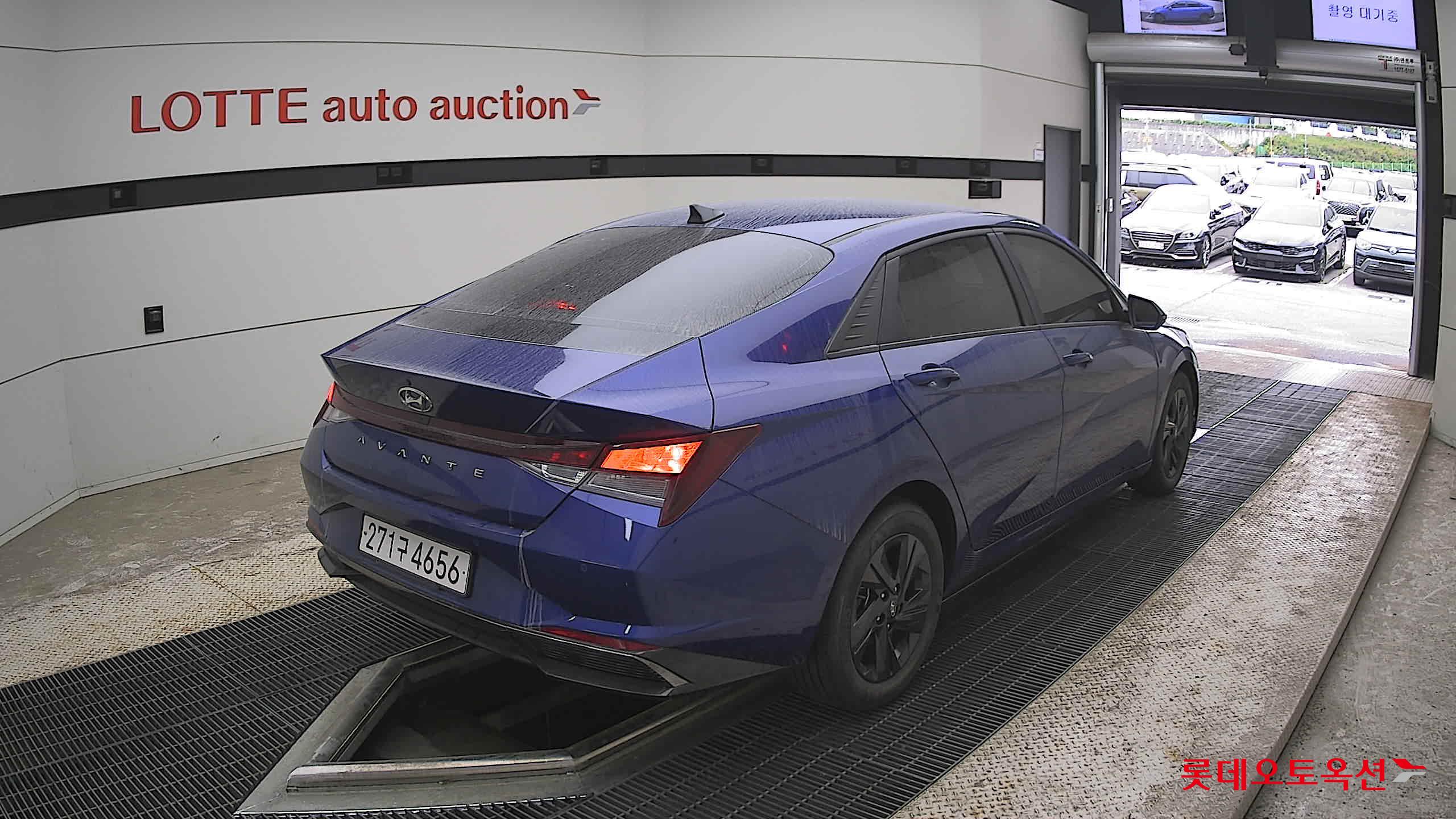 Hyundai Elantra - 5