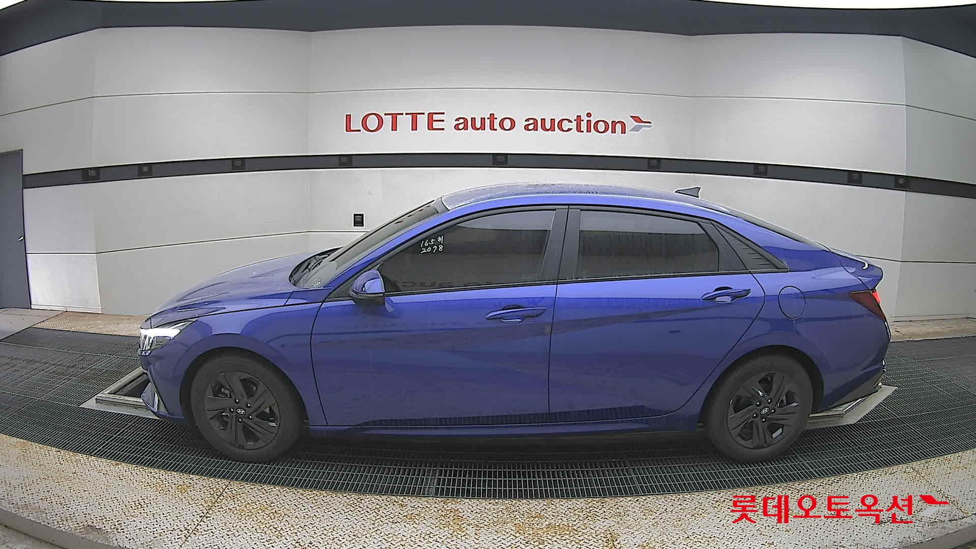 Hyundai Elantra - 13