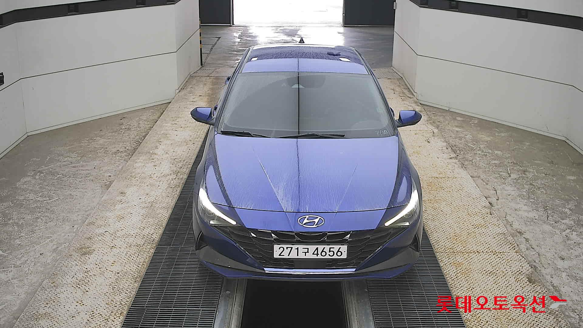 Hyundai Elantra - 1