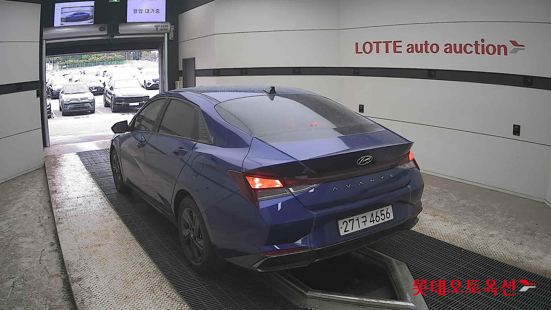 Hyundai Elantra - 16
