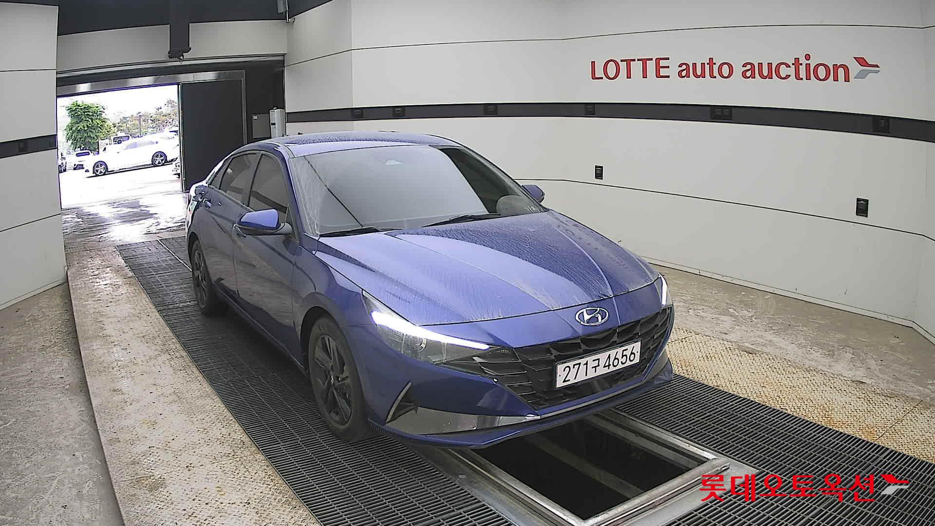 Hyundai Elantra - 24