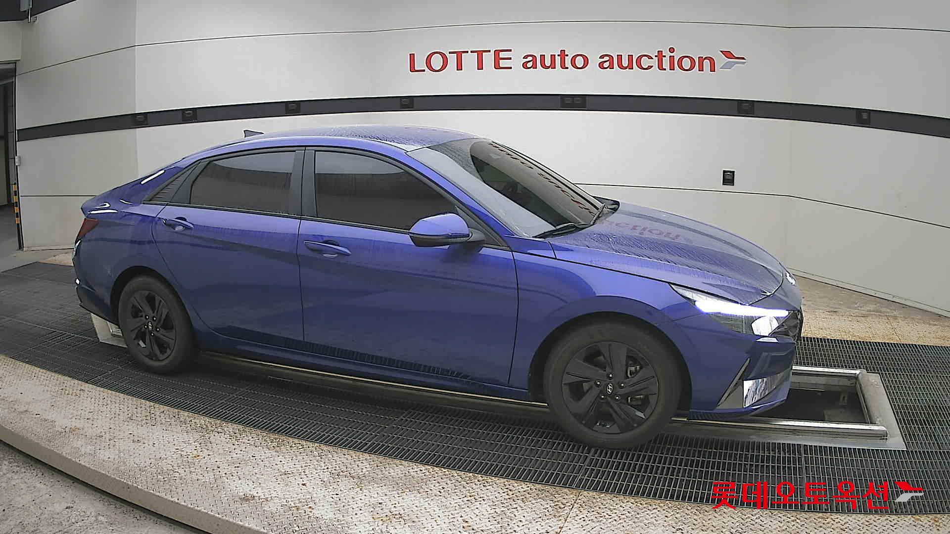 Hyundai Elantra - 22