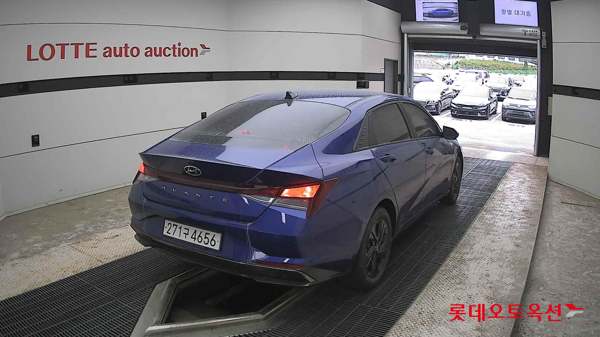 Hyundai Elantra - 18