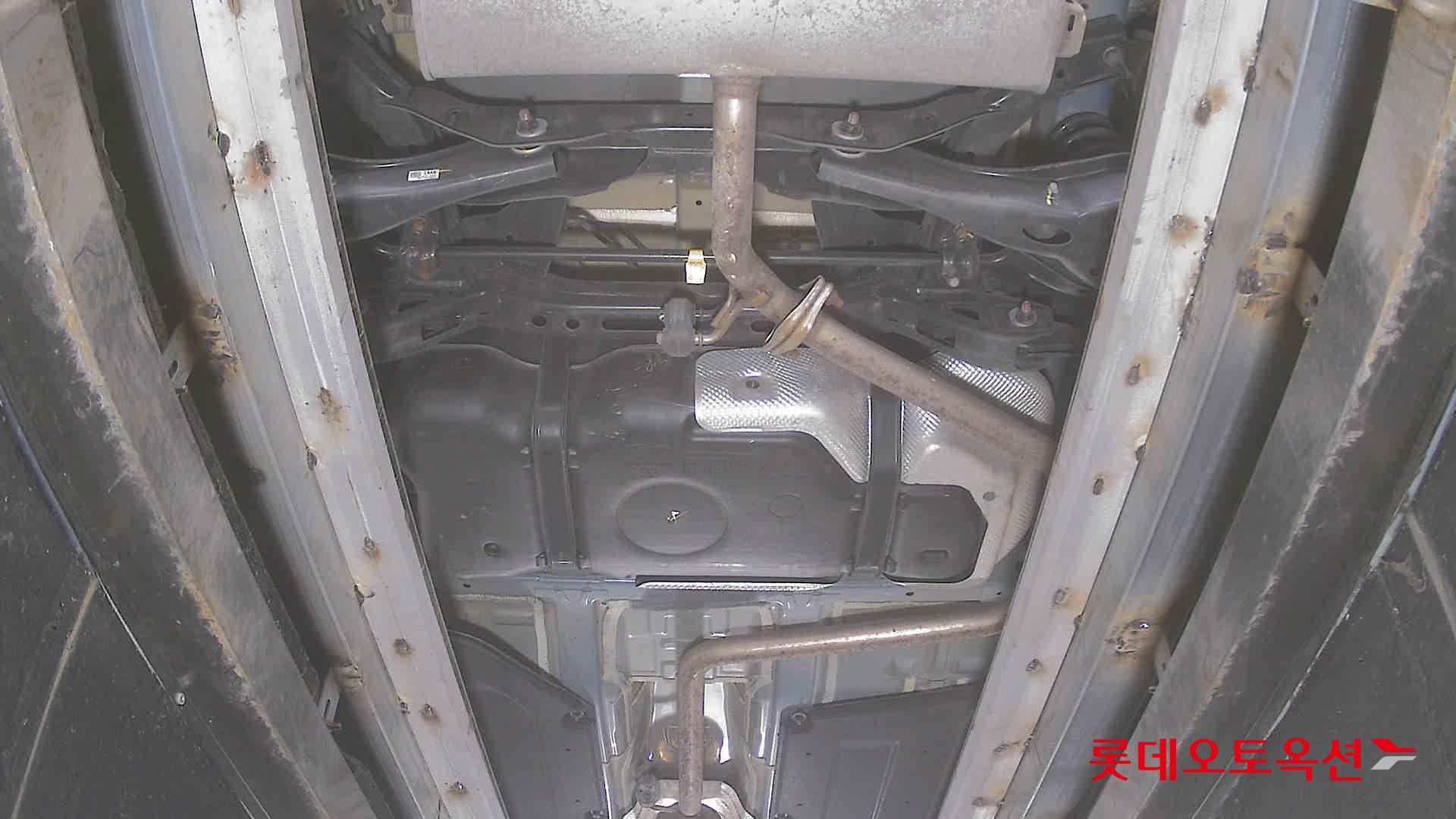 Hyundai Elantra - 2