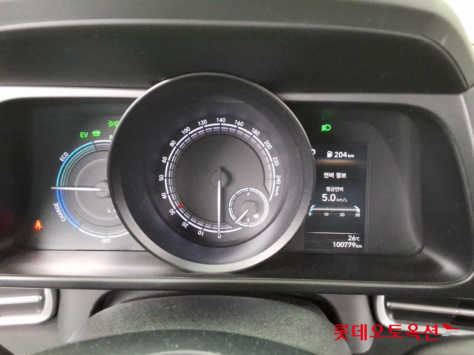 Hyundai Elantra - 35