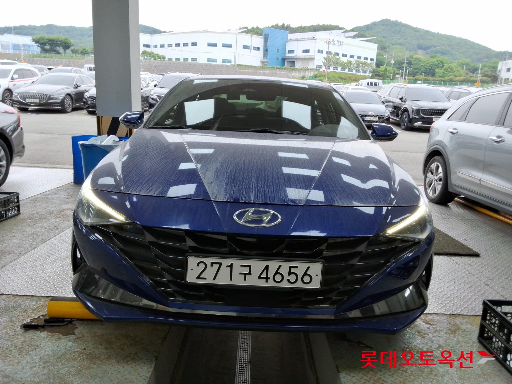 Hyundai Elantra - 40