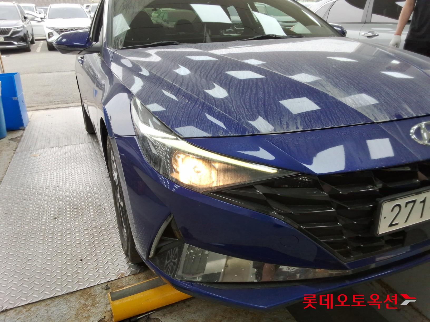 Hyundai Elantra - 9