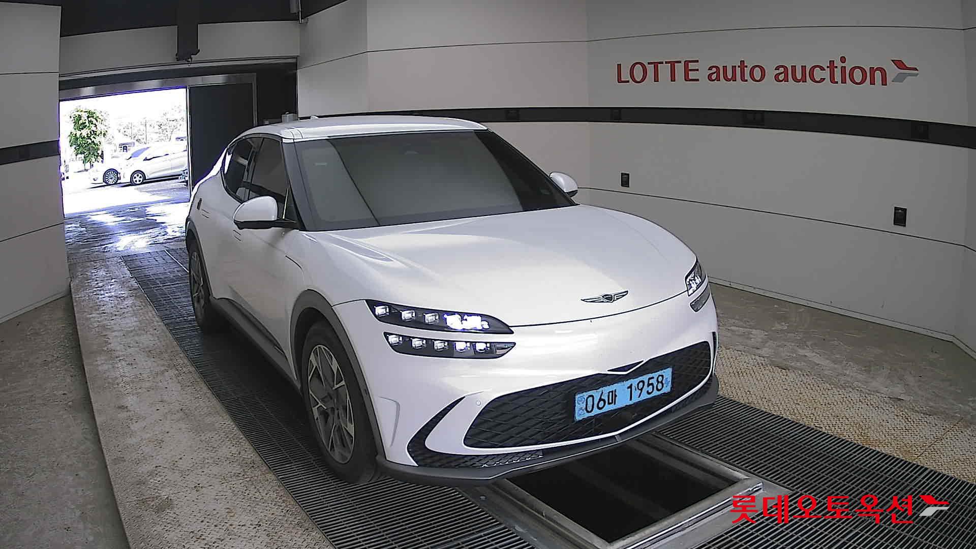 Genesis GV60 - 24